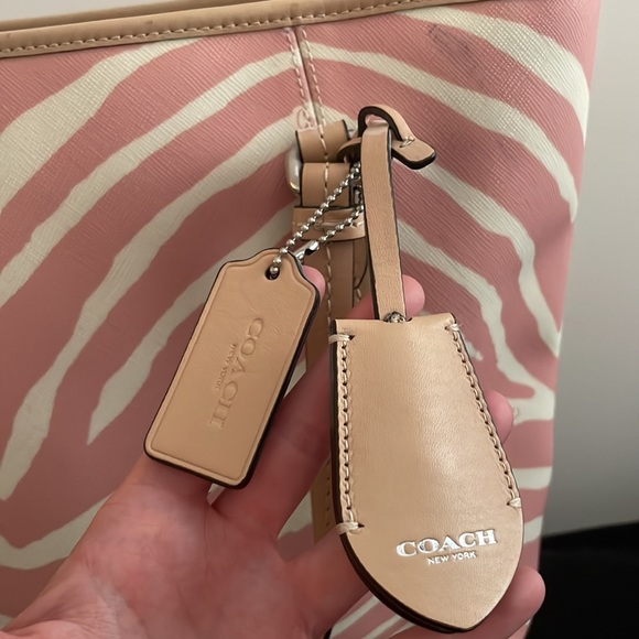 Coach Tote - Picture 3 of 16